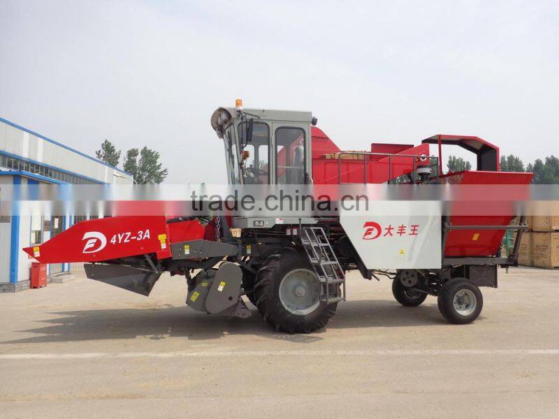 three rows corn harvester