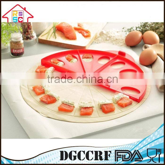 NBRSC Plastic Kitchen Knife Pastry Bread Cutters Pizza Wheels Croissant Maker