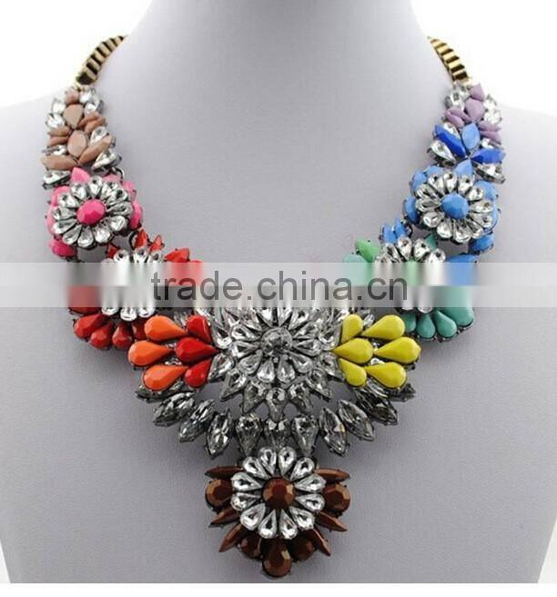 2016 hot sales bulk flower resin crystal material gold chain flower pendant shourouk statement necklace semi precious jewellery