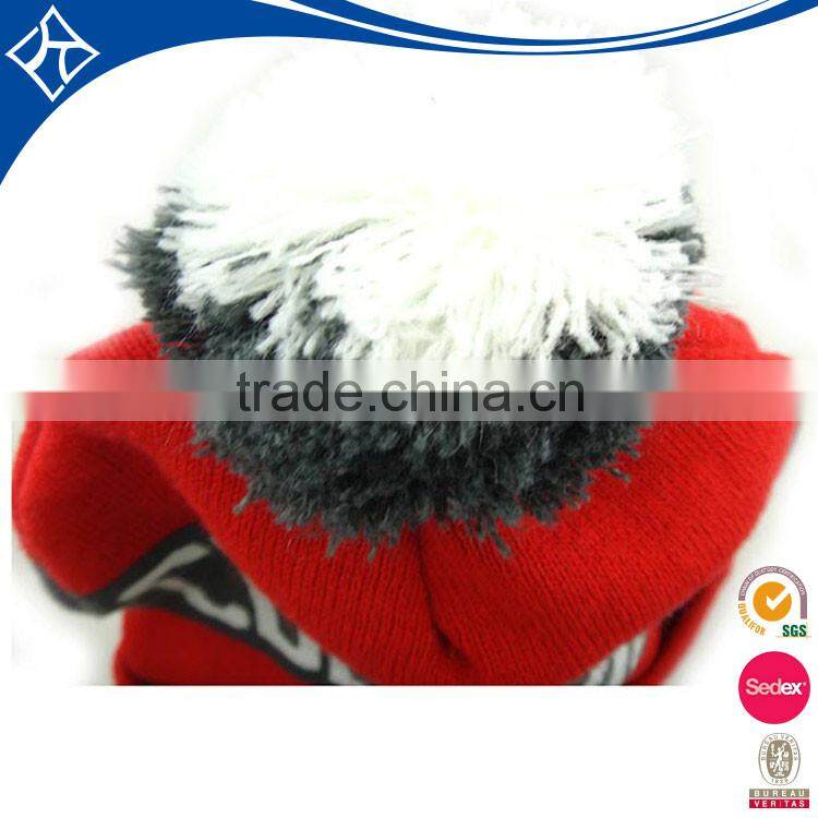 Warm women woven beanie with crochet pompom