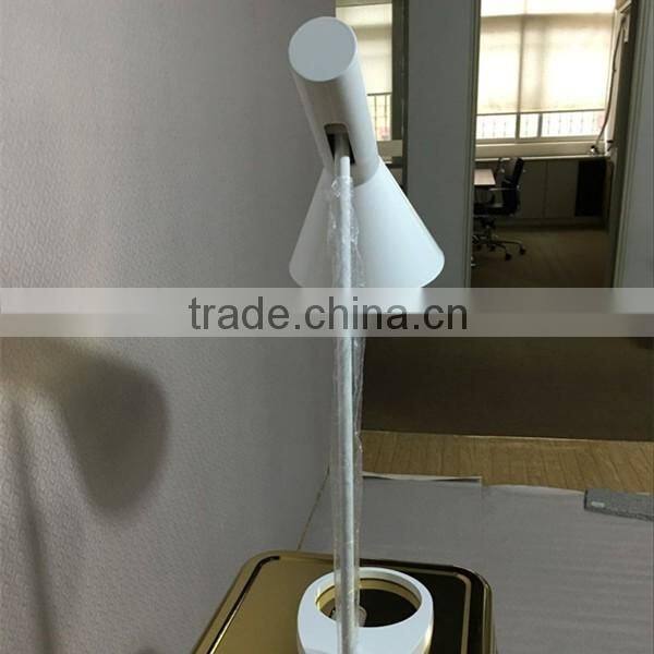 Arne Jacobsen modern AJ table lamp