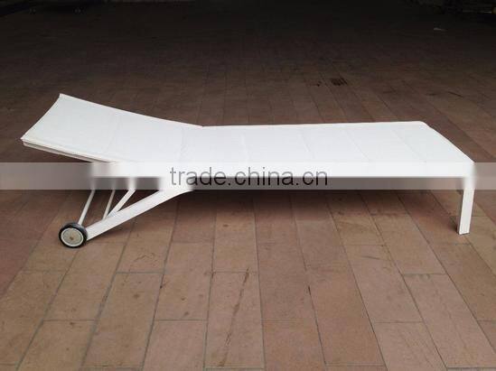 Commercial furniture durable sun loungers PE rattan sling chair for outdoor