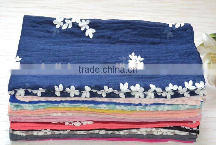 Beautiful Flower Leaf Embroideried Muslim Women Head Scarf Cotton Hijab