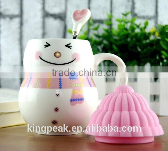 Best Selling 330ml Snowman customed ceramic coffee mug/Promotion Christmas gift coffee travel mug with spoon and silicone lid