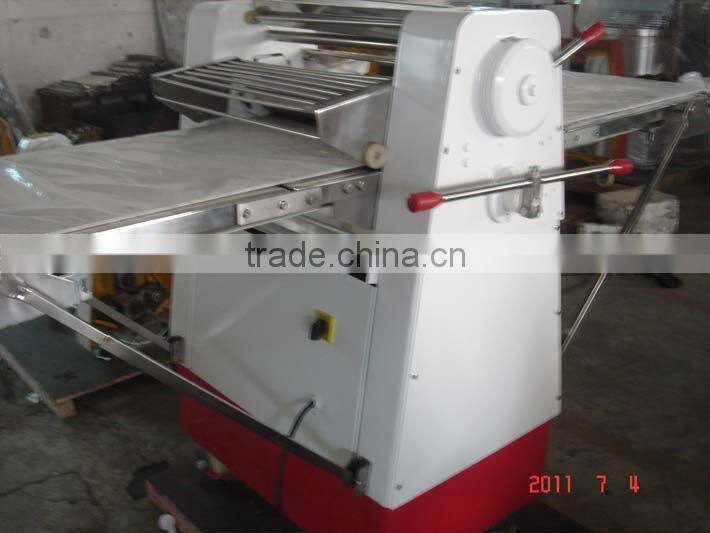 Table type kitchen dough sheeter roller machine