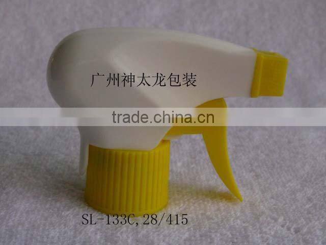 red/white plastic trigger sprayer pump