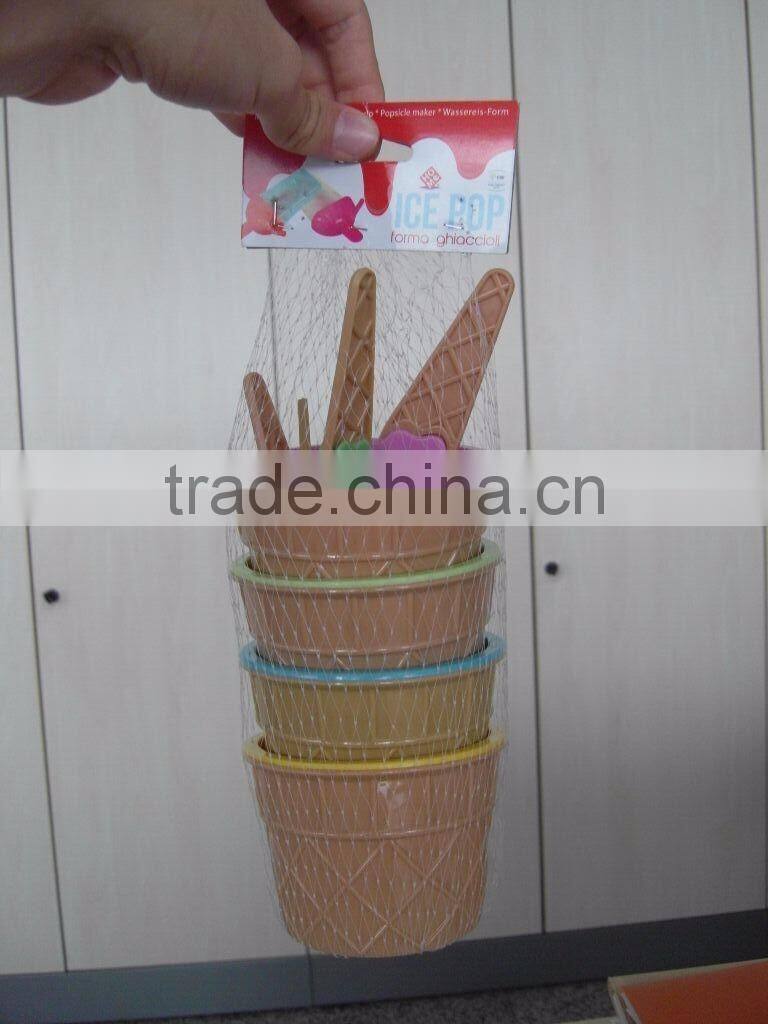 novelty plastic ice cream cup with spoon