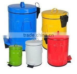 leak-proof garbage can with foot pedal