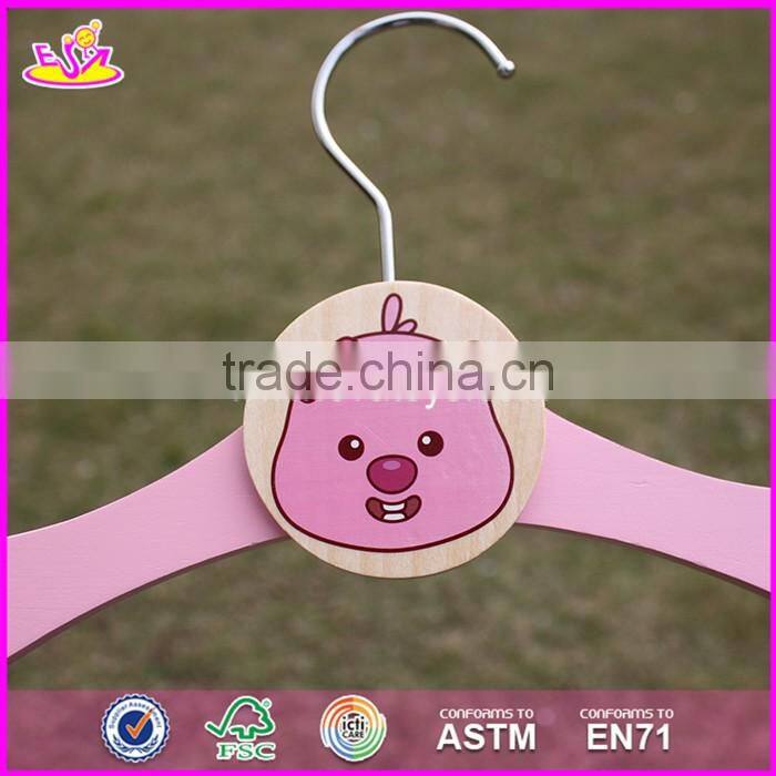 2017 New design lovely pink wooden hangers for baby clothes W09B071