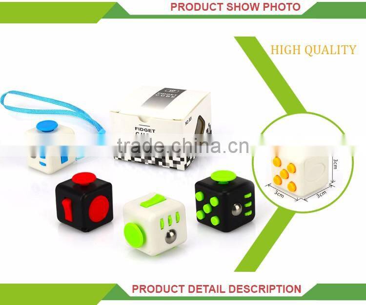 Wholesale kids play mini fudget toys colorful cube stress ball