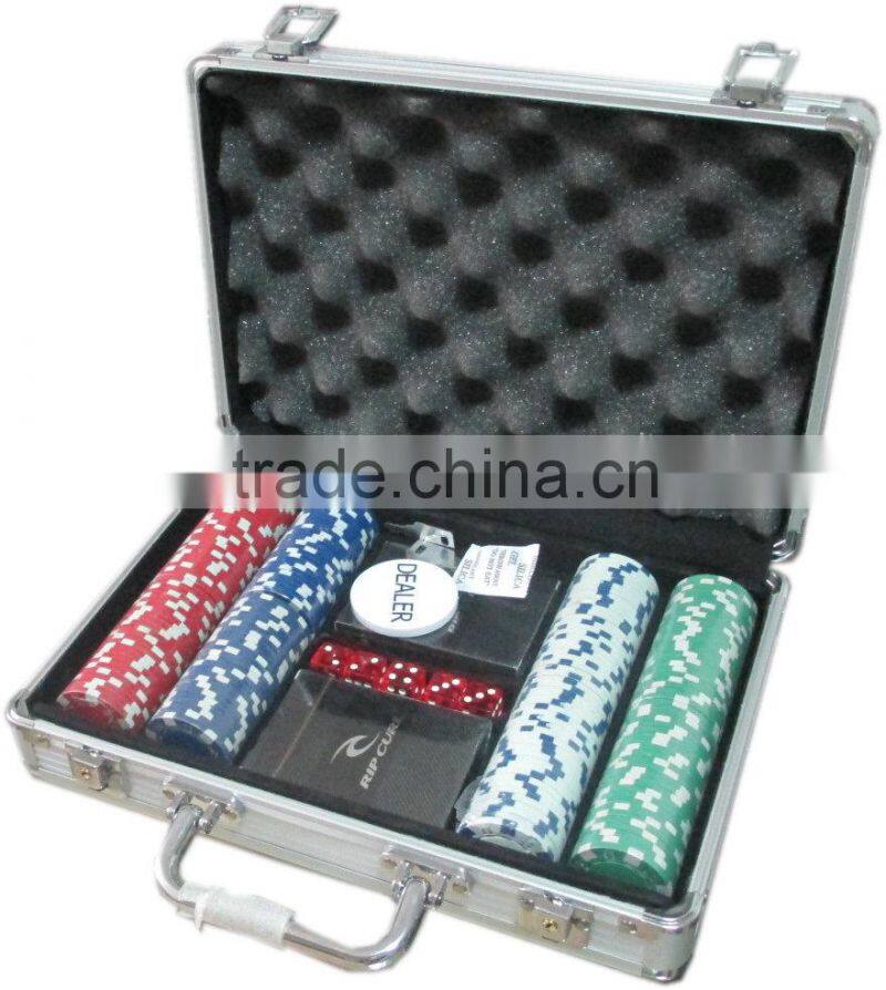 premium poker chip set Poker Set with 600 chips and carrying case