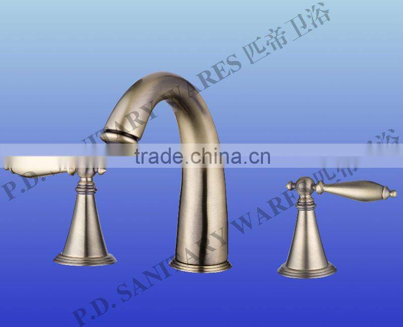Three Holes Deck-mounted Bathroom Basin Mixer Tap