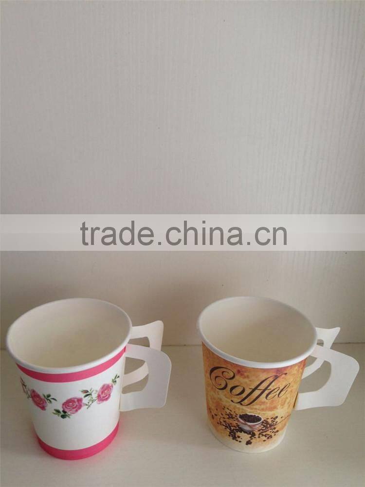 New product red disposable paper cup with handle for Christmas holiday usage