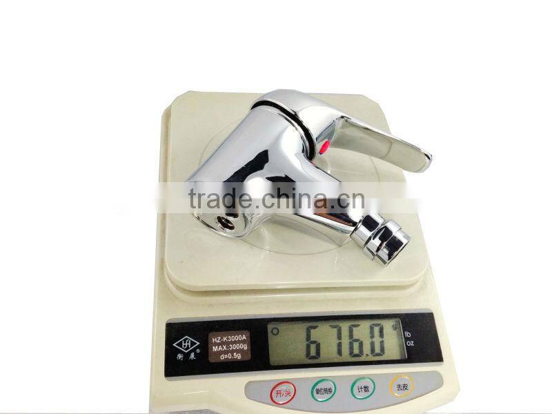 Deck mount brass bidet faucet with aerator