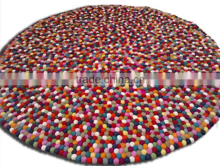 Felt Ball Rug / Carpet / Teppich