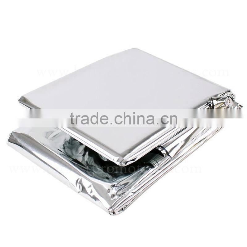 Outdoor Survivalist Use Thermal Rescue Emergency Blanket