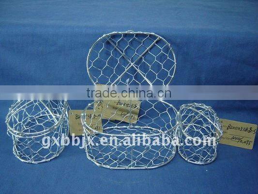 Egg shaped coffee/silver wire gift box set of three