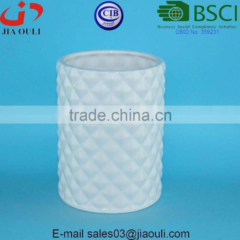 Chinese Home decor vase White Ceramic Pineapple shaped Vase