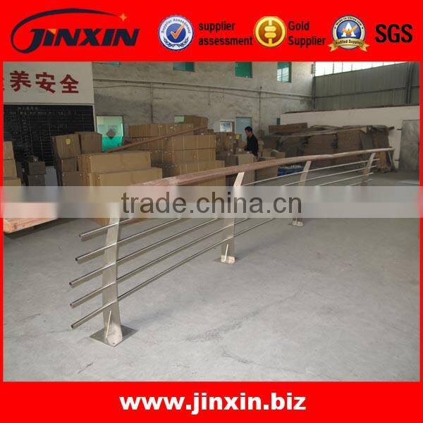 316 Balustrade With Wooden Handrail For Balcony