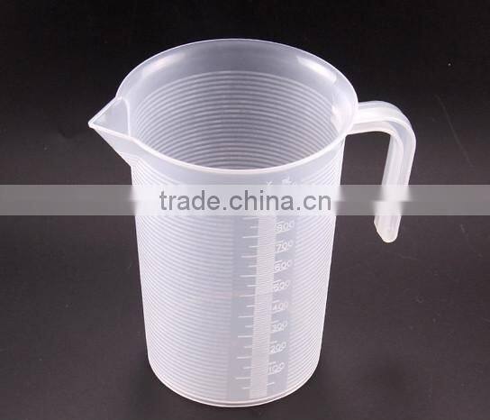 2016 environmental plastic measuring cup with high quality