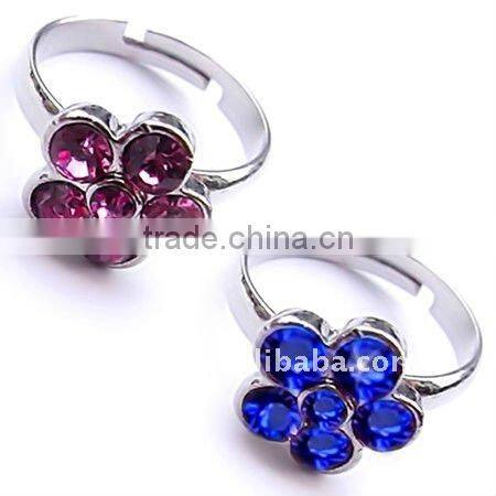 fashion zinc alloy jewelry rings with rhinestone