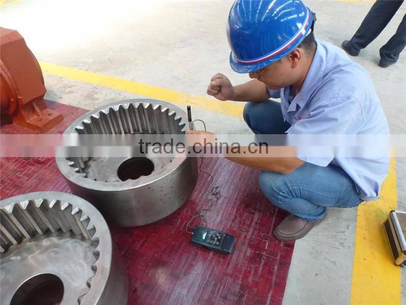 Grooved press roll for fourdrinier paper making machine of paper mill