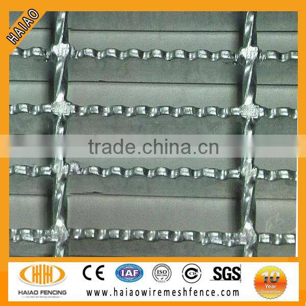 (ISO 9001)hot dip galvanized serrated steel bar grating factory