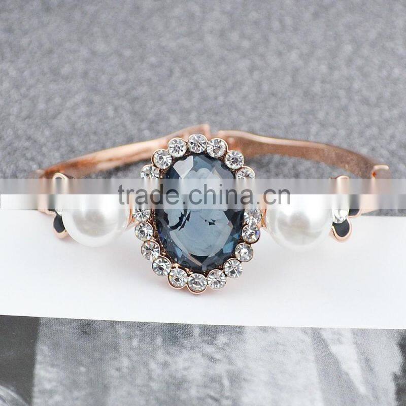 Girls Fashion Alloy Metal Bangle Center Luxury Big Nature Stone Side Black Painted Small Flower Pearl Bangle Bracelets Jewelry