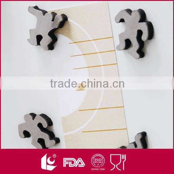 memo board with 2 magnets