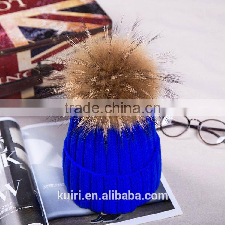Factory wholesale knitted hat with real raccoon fur ball