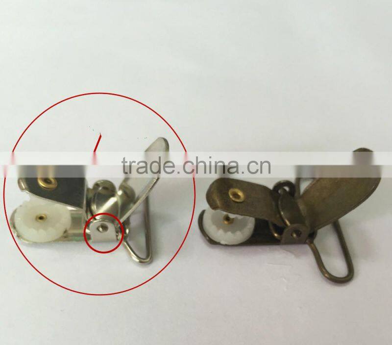 Manufacturer Strong Thick Metal Suspenders Clip With Plastic Teeth Inside