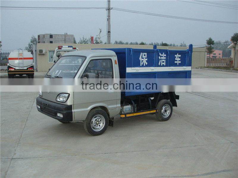 DongFeng Gasoline Rubbish Collector Truck