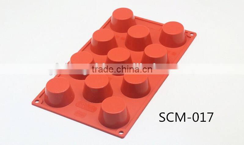 2016 Hot sale food grade FDA and LFGB 11 hole muffin cups silicone cake mold