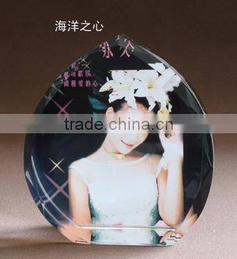 Elegant crystal frame