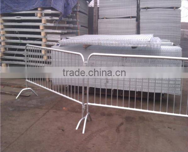 Hot-dipped Galvanized Crowed Control Barrier