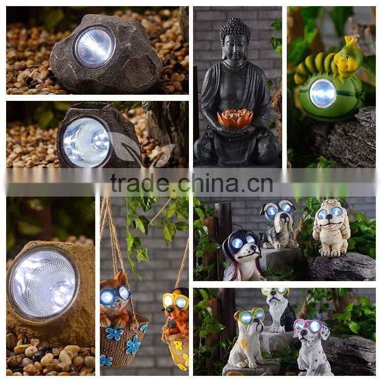 Good Price New Product Resin Dog Statues Solar Panel Light for Garden