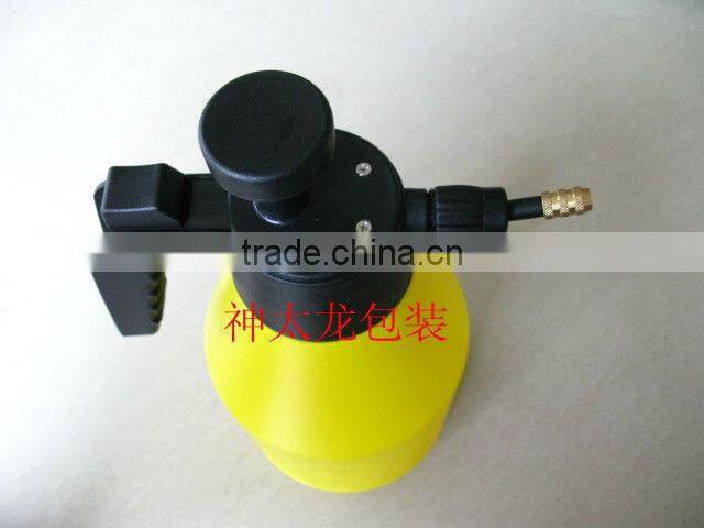 Plastic hand pump garden sprayer 2000ml