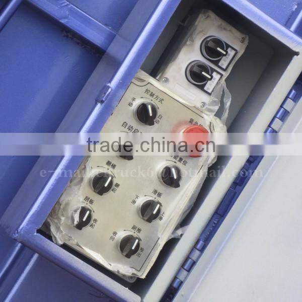 DONGFENG 4*2 New Design Garbage compactor truck 12m3 with swing arm