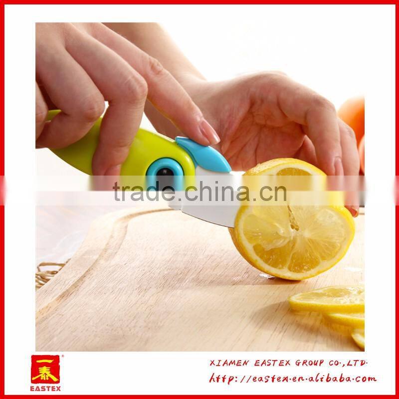 Bird shape design folding knife