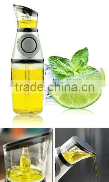 KITCHEN CREATIVE PRESS MEASURE OIL DISPENSER/GLASS OIL AND VINEGAR BOTTLE AS SEEN ON TV