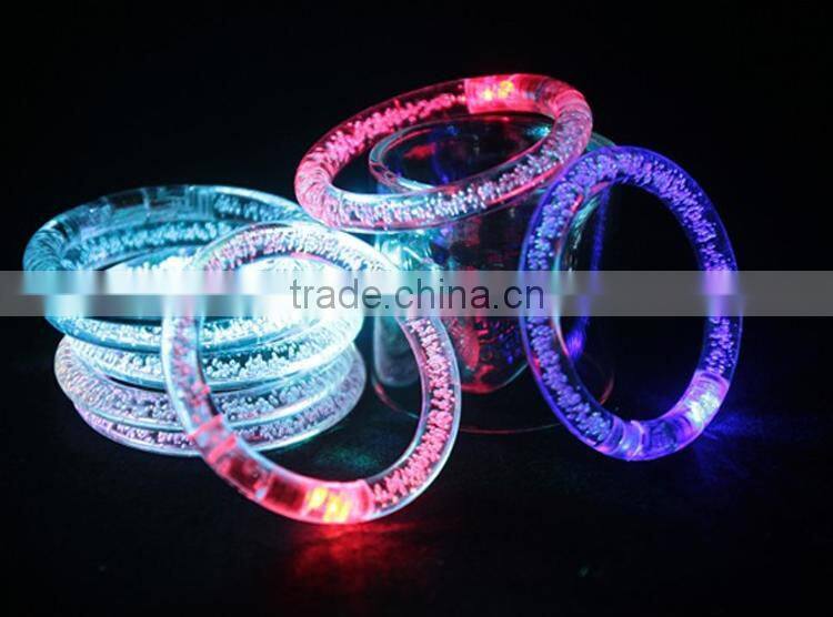 China Hot Selling Low Price Consert Using Profitional Gift Colorful Acrylic Flashing LED Wristband for Concert