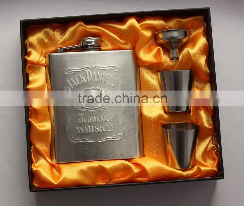 6oz embossed mini flask set with funnel and cups gift box packing hip flask set 18-8 stainless steel hip flask set Pb free