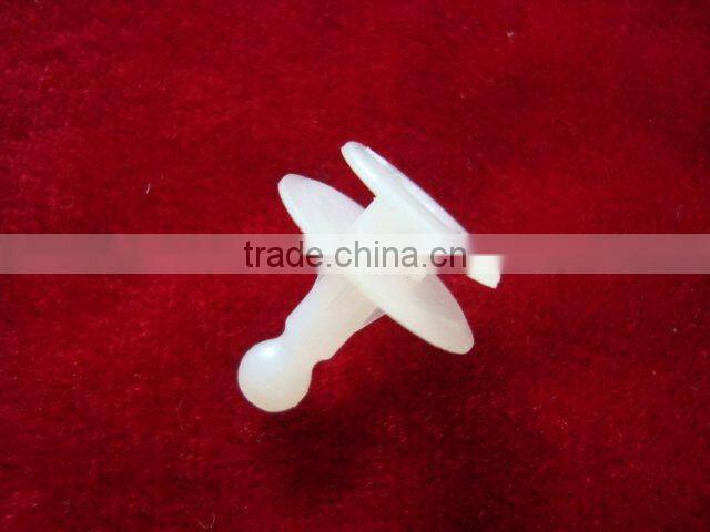 clips plastic automotive fastener