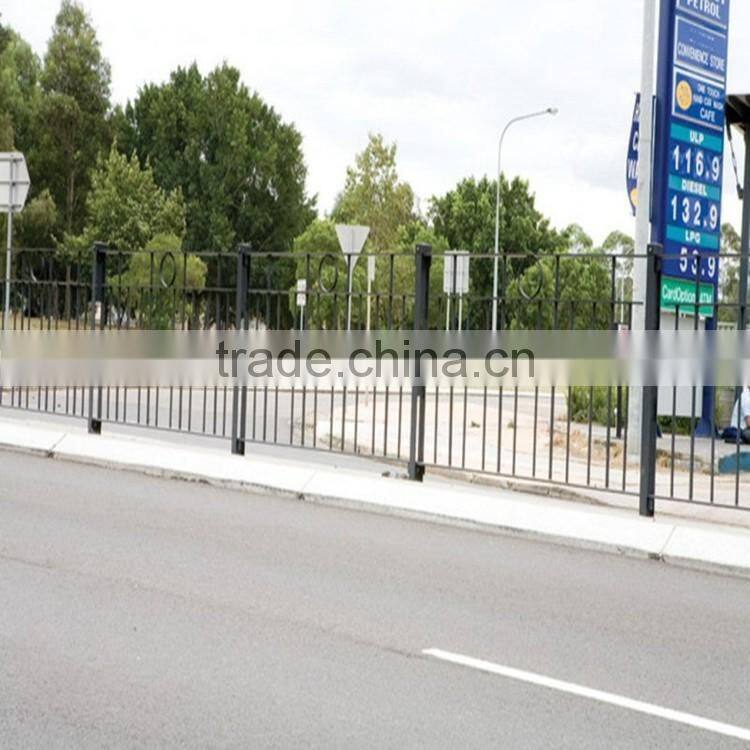 Custom height and colors and Easy installation Pedestrian fences and barriers
