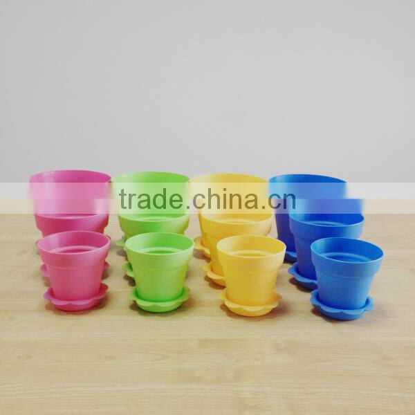 Plastic flower pot garden planter