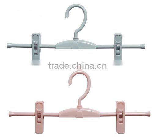 Wholesale Stock Small Order Rotatable With Clip Plastic Clothes Hanger
