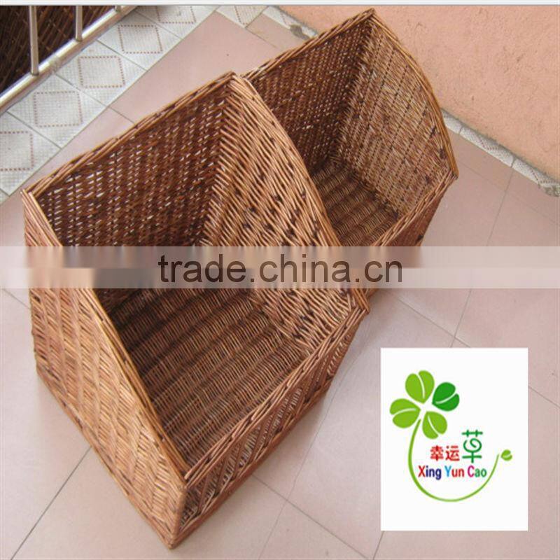 Trapezoidal wicker basket for shoses