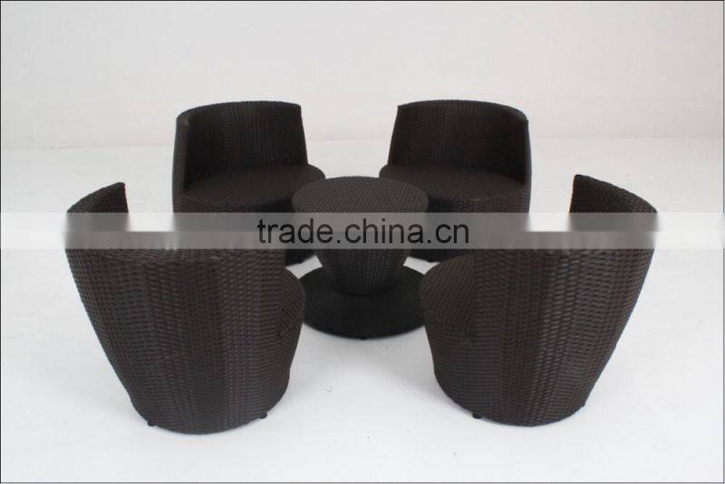 garden rattan table and chair