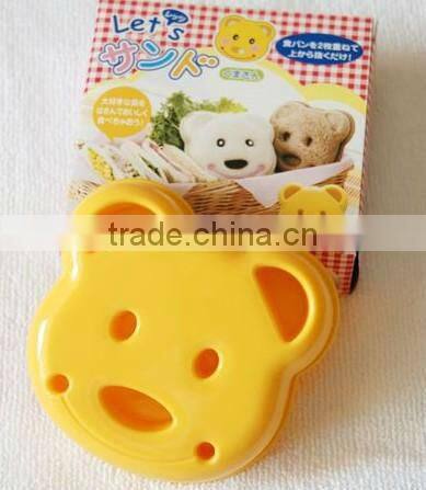 Bear type toast mould/model