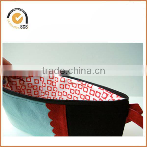 Blue and Black Brushed Twill Cotton Canvas Colorblocked Scalloped Edge Wristlet Zipper Pouch Clutch By Chiqun Dongguan CQ-H02012